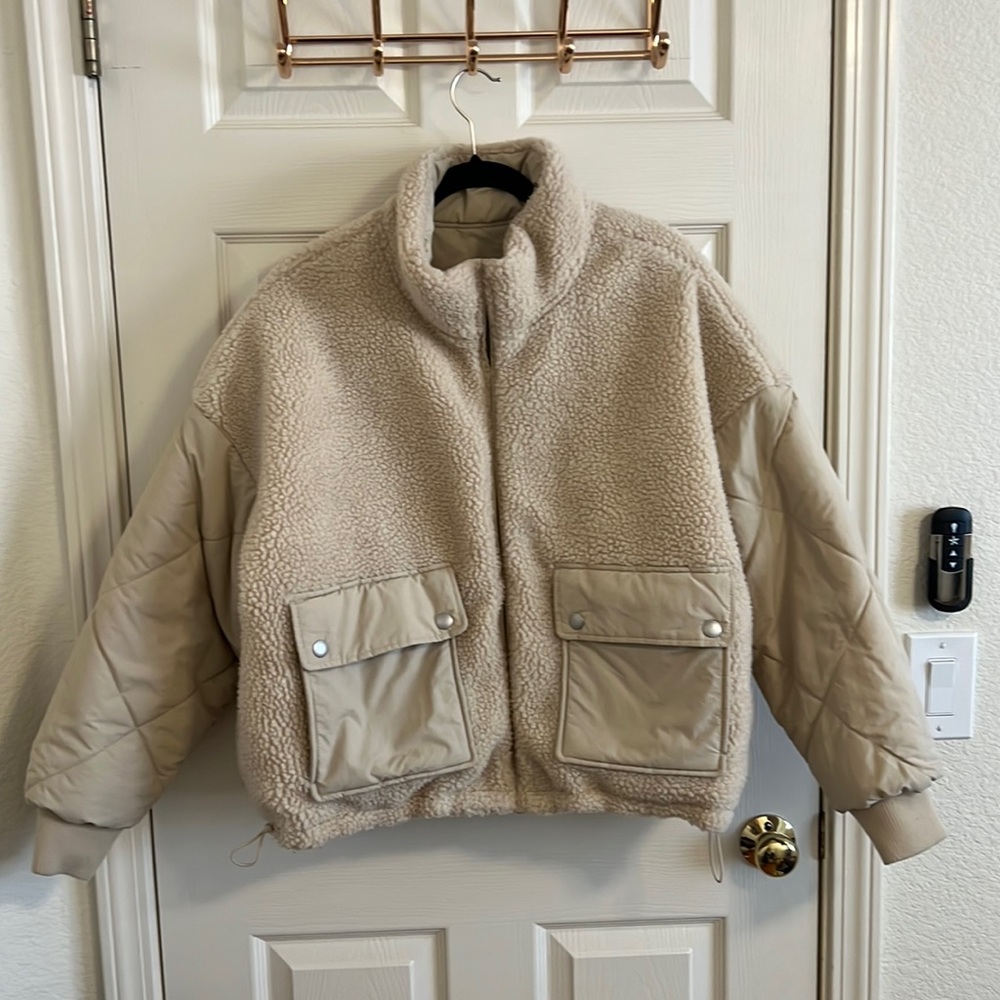 American eagle reversible puffer jacket